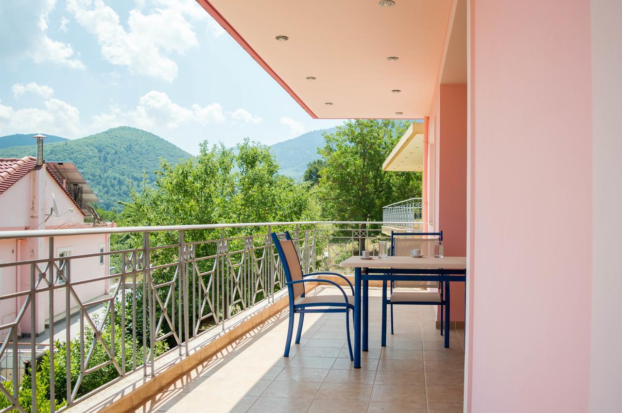 Manesi Apartments Boumboukas Exterior photo