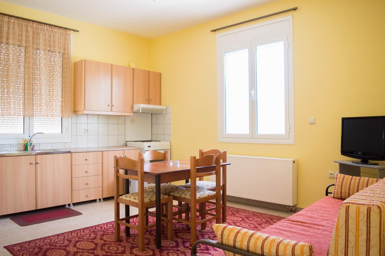Manesi Apartments Boumboukas Exterior photo